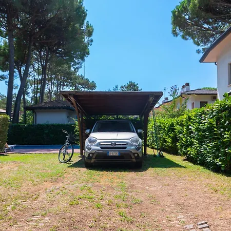Crescendo & Private Pool *