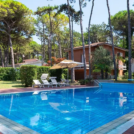 Crescendo & Private Pool * Λινιάνο Σαμπιαντόρο